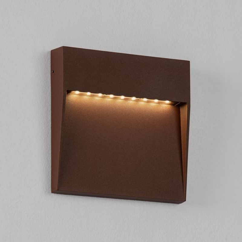 DRITE PER SHKALLA FEM 9136442 LED 5Watt 220-240Volt 307Lm IP54 3000K 4.26